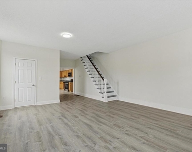 511 Conarroe Street - Photo Thumbnail 11