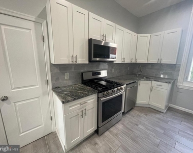 709 W Girard Avenue - Photo Thumbnail 4