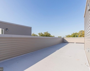 2410 W Master Street - Photo Thumbnail 17
