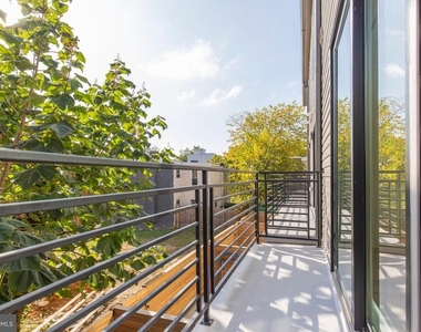 2410 W Master Street - Photo Thumbnail 21