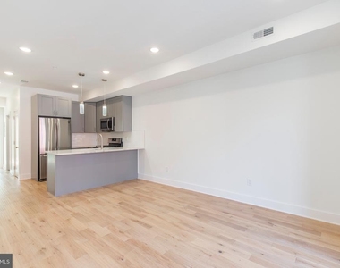 2410 W Master Street - Photo Thumbnail 8