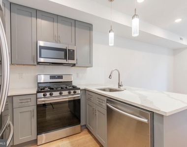 2410 W Master Street - Photo Thumbnail 13