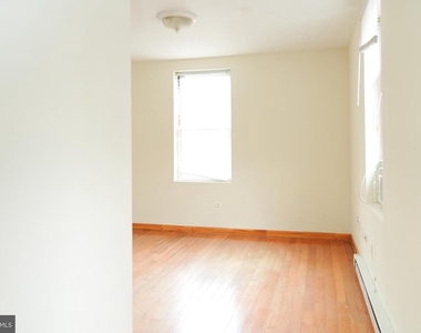 222 S 43rd Street - Photo Thumbnail 9