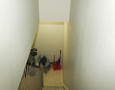 222 S 43rd Street - Photo Thumbnail 5