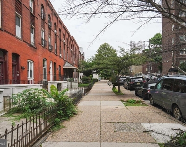 222 S 43rd Street - Photo Thumbnail 2