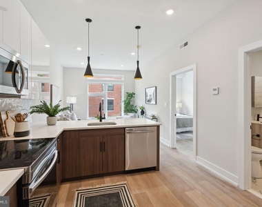 720 W Thompson Street - Photo Thumbnail 3