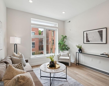 720 W Thompson Street - Photo Thumbnail 5
