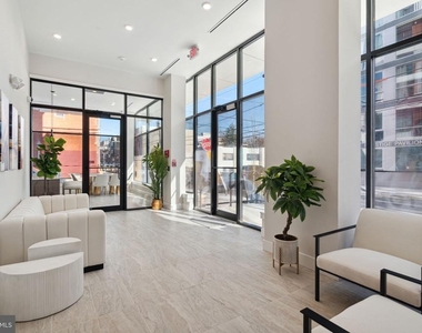 720 W Thompson Street - Photo Thumbnail 24