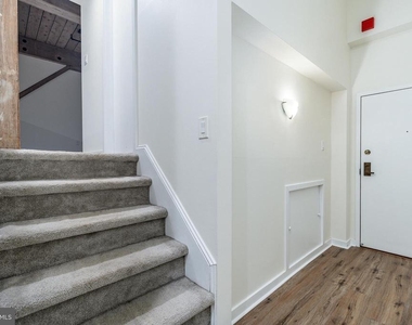 303 Vine Street - Photo Thumbnail 8