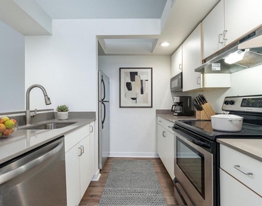303 Vine Street - Photo Thumbnail 5
