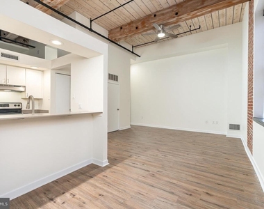 303 Vine Street - Photo Thumbnail 3
