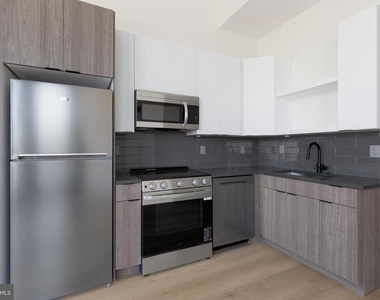 689 N Broad Street - Photo Thumbnail 4