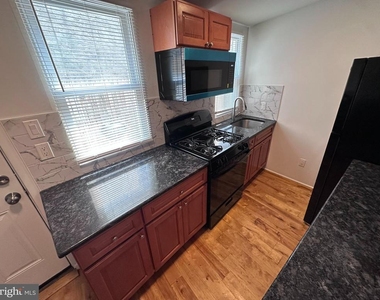 2229 E Ann Street - Photo Thumbnail 5