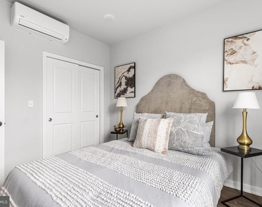 5542 Ridge Avenue - Photo Thumbnail 8