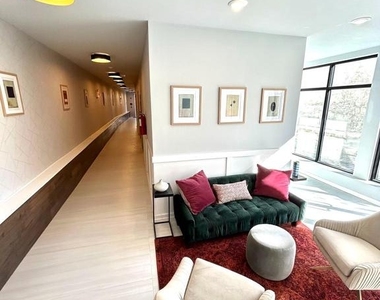 5542 Ridge Avenue - Photo Thumbnail 14