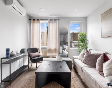 5542 Ridge Avenue - Photo Thumbnail 5