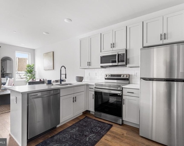 5542 Ridge Avenue - Photo Thumbnail 3