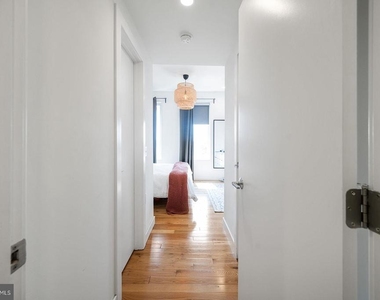 2012 Frankford Avenue - Photo Thumbnail 14