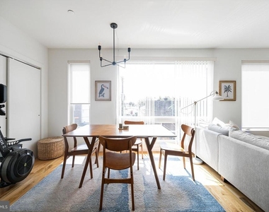 2012 Frankford Avenue - Photo Thumbnail 4