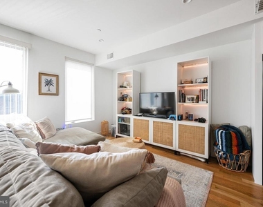 2012 Frankford Avenue - Photo Thumbnail 6