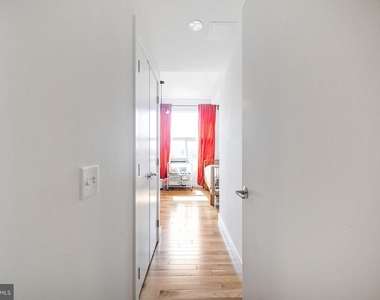 2012 Frankford Avenue - Photo Thumbnail 21