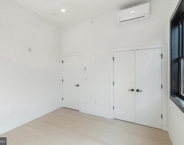 2414 Frankford Avenue - Photo Thumbnail 16