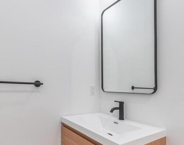 2414 Frankford Avenue - Photo Thumbnail 8