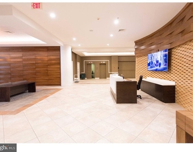 811-1 Filbert Street - Photo Thumbnail 8