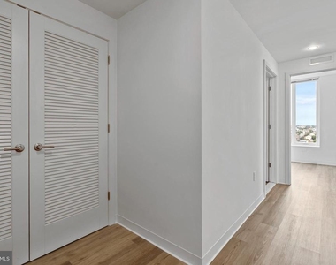 569 N 5th Street - Photo Thumbnail 13