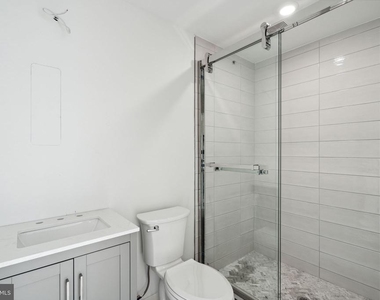 1112-16 E Berks Street - Photo Thumbnail 8