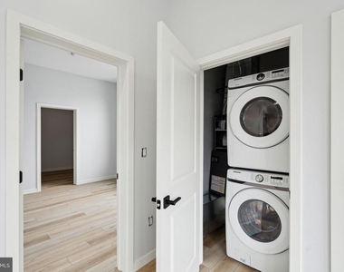 1112-16 E Berks Street - Photo Thumbnail 7