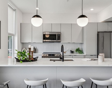 139 W Chelten Avenue - Photo Thumbnail 3