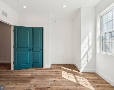 2616 N 11th Street - Photo Thumbnail 10