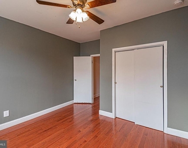 1836 S 10th Street - Photo Thumbnail 3