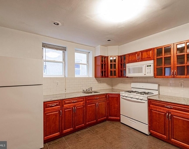 1836 S 10th Street - Photo Thumbnail 4