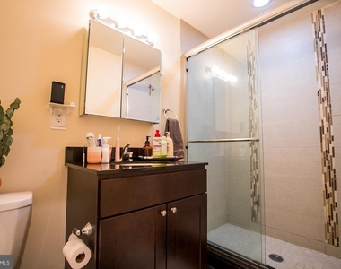 1242 Point Breeze Avenue - Photo Thumbnail 6