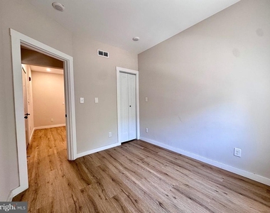 255 S 44th - Photo Thumbnail 3