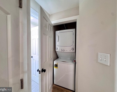255 S 44th - Photo Thumbnail 7