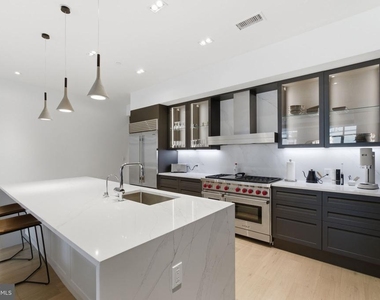2108-10 Walnut Street - Photo Thumbnail 7