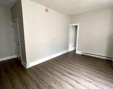 110 W Tabor Road - Photo Thumbnail 6