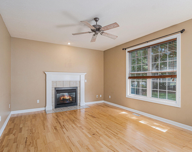 4821 Idlewood Avenue - Photo Thumbnail 8