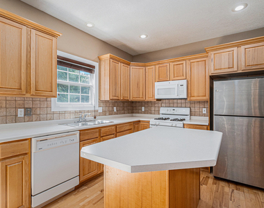 4821 Idlewood Avenue - Photo Thumbnail 7