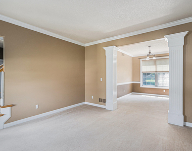 4821 Idlewood Avenue - Photo Thumbnail 3