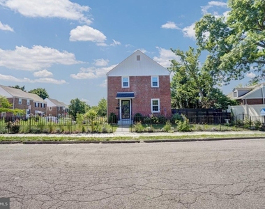 912 Feist Avenue - Photo Thumbnail 2
