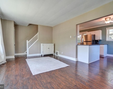 912 Feist Avenue - Photo Thumbnail 7