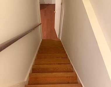 113 Montrose Avenue - Photo Thumbnail 10