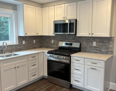 99 S Lansdowne Avenue - Photo Thumbnail 8