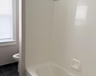 99 S Lansdowne Avenue - Photo Thumbnail 10