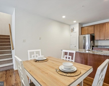 302 Summer Court - Photo Thumbnail 4