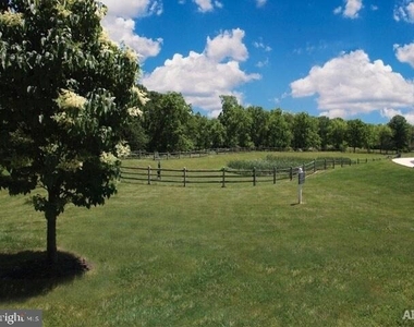 302 Summer Court - Photo Thumbnail 15